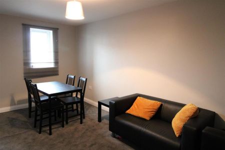 4 bedroom private hall to rent - Photo 2