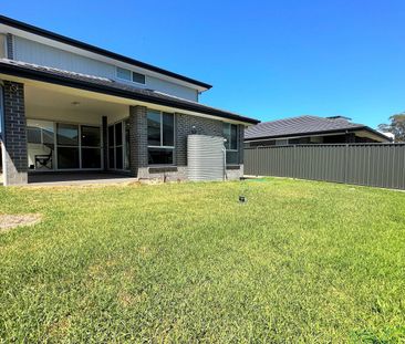 Sophisticated Family Living in a Prime Cul-de-Sac Location - Photo 5