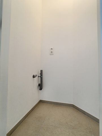 FOR STUDENTS ONLY! Studio for rent at THE LINK - Photo 2