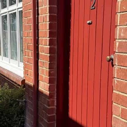 Ready to move in partially furnished flat - Photo 1