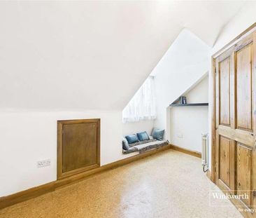 Hillway, London, NW9 - Photo 1