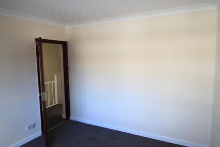 5 bedroom semi-detached house to rent - Photo 3