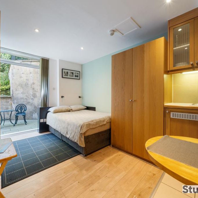 Flat 31 Finchley Road, Hampstead NW3 7AJ - Photo 1