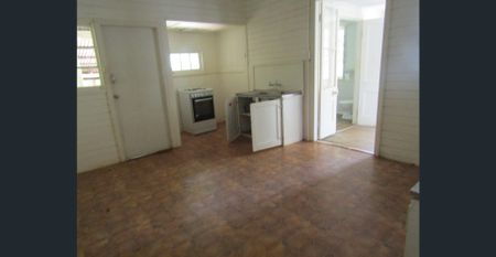 Walk to town! - Photo 2