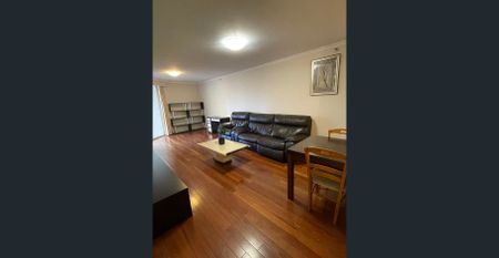 Furnished Modern 1 Bedroom Apartment - Photo 2