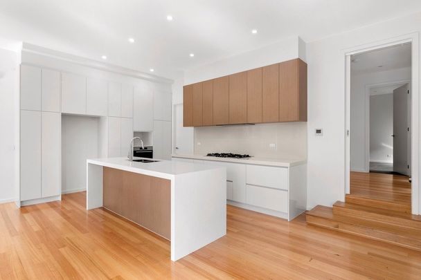 2/10 Talbot Street, Templestowe Lower - Photo 1