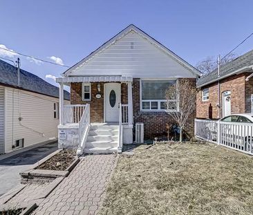 Renovated Bungalow! Hardwood Flooring, Parking - Photo 4