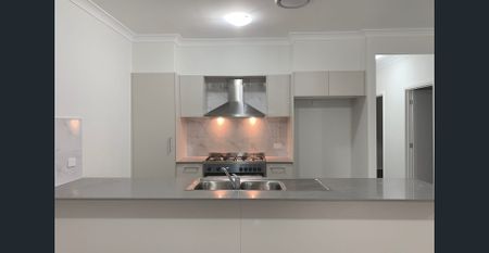 Great family home in the heart of Thirlmere - Photo 5