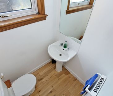 4 bedroom detached house to rent - Photo 5