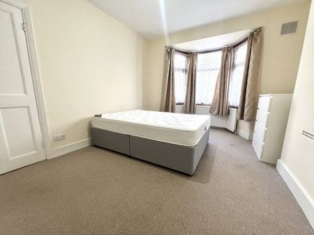 Cavenham Gardens, Ilford, IG1, Property for rent - Photo 3