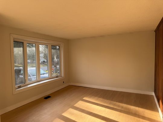 For Lease - 35 Nisbet Drive, Aurora, Ontario - Photo 1