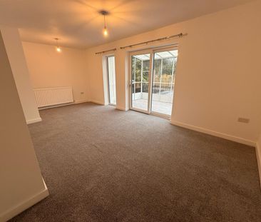 Ince Avenue, Wirral - Photo 3