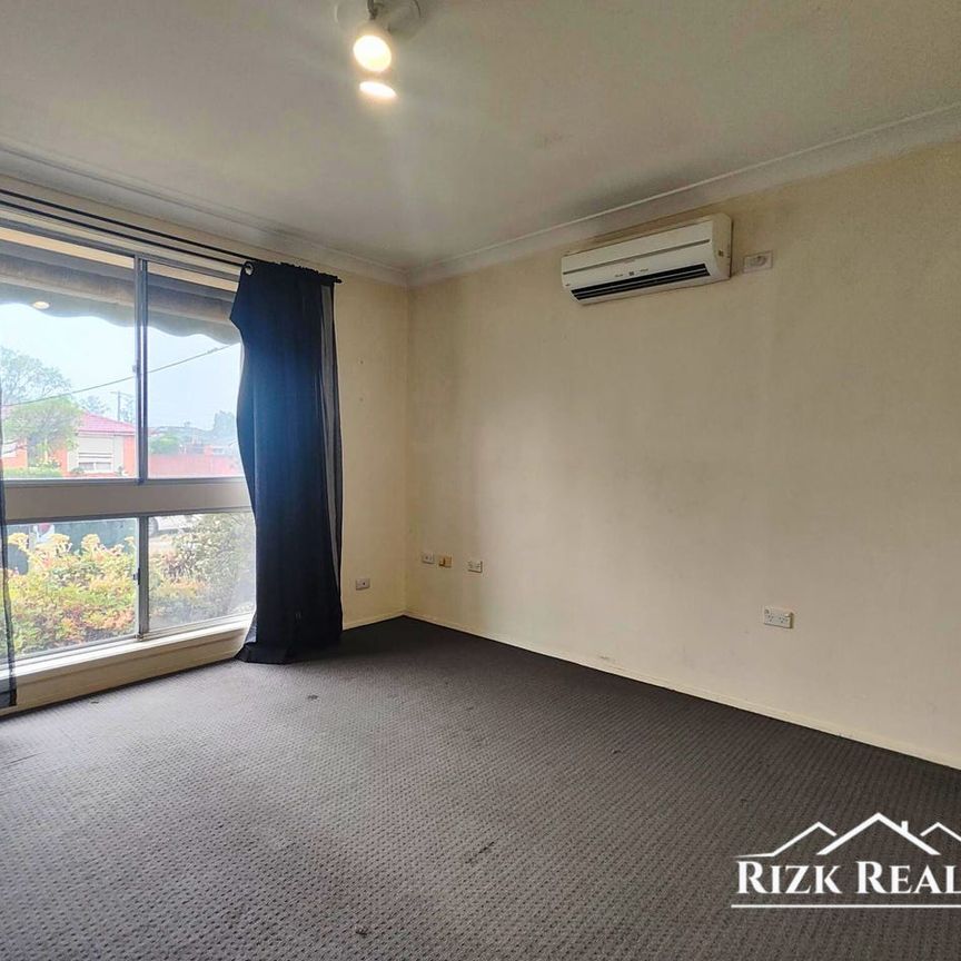 Spacious Family Home - Photo 1