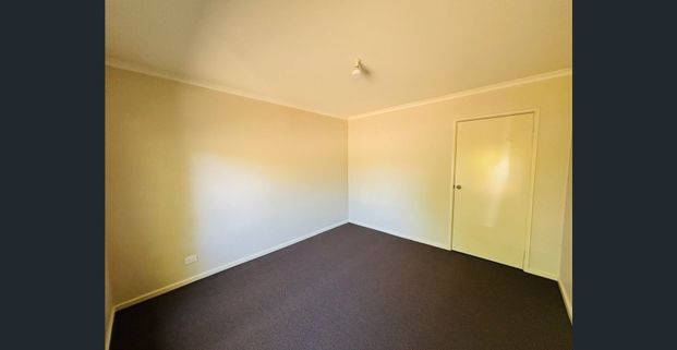 Well Located and Well Presented 2 Bedroom Unit! - Photo 1