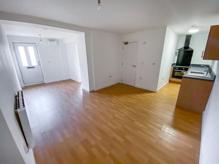 1 BED Apartment To rent - Photo 2