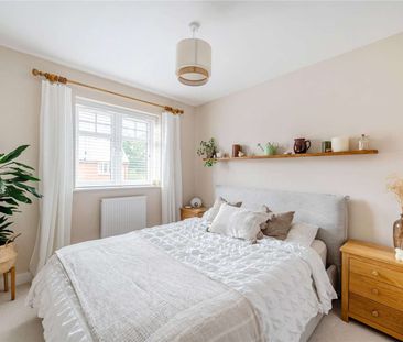 An extremely well presented 3 bedroom semi detached home to rent, t... - Photo 2