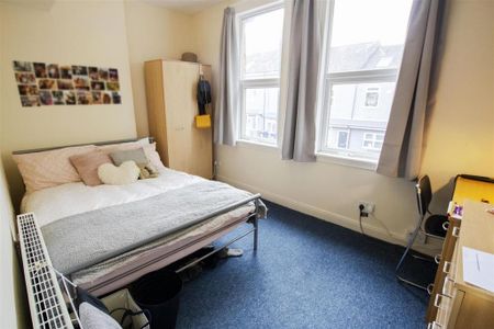 5 bedroom house to rent - Photo 2