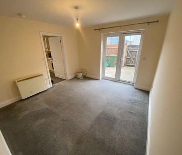 2 bedroom end of terrace house to rent - Photo 1