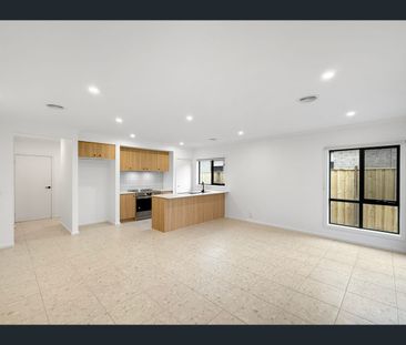 15 Salters Street, Thornhill Park, Vic 3335 - Photo 1