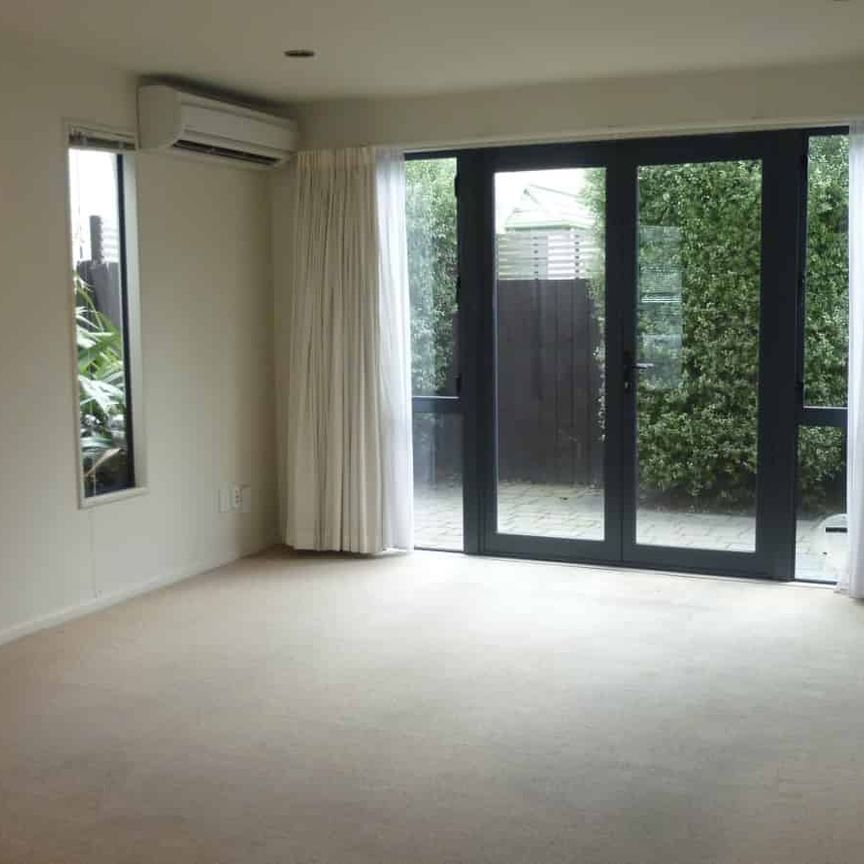 Spacious, sunny 3 bedroom Townhouse in St Albans - Photo 1