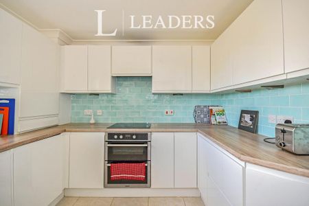 2 bedroom flat to rent - Photo 4