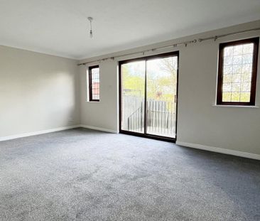 4 bedroom semi-detached house to rent - Photo 2