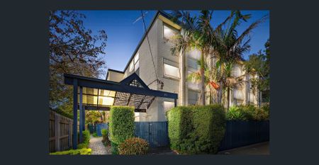 Top floor delight - Photo 5