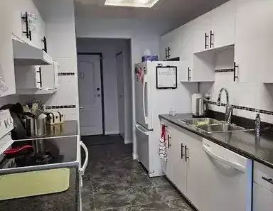 Charleswood 2bed 2bath | 4314 Grant Avenue, Winnipeg - Photo 1