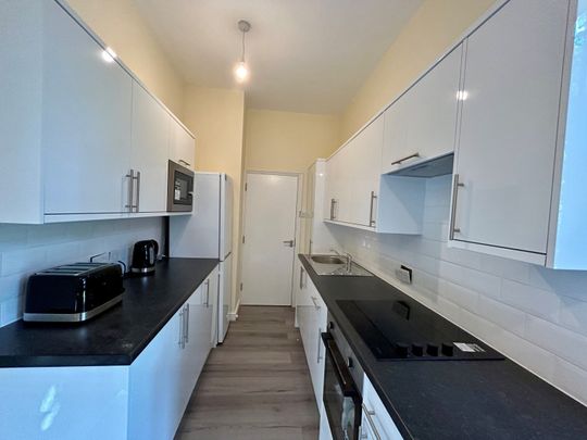 Woodberry Grove, Finsbury Park N4, London - Photo 1
