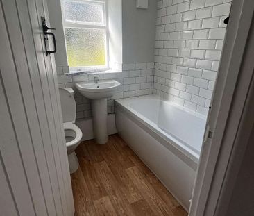 A beautifully renovated three double bedroom semi-detached period c... - Photo 6