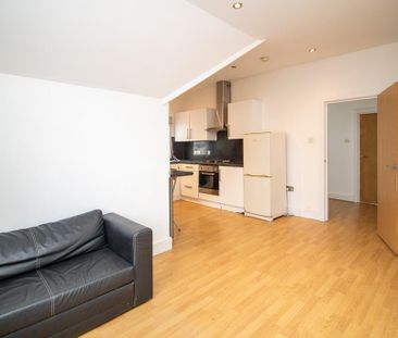 1 bedroom flat to rent - Photo 2