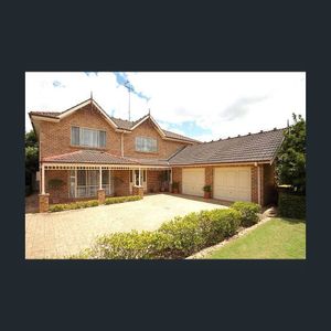 Beautiful Family Home with Inground Pool - Photo 3