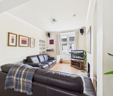 4 bedroom terraced house to rent - Photo 3