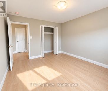 808 - 45 PAISLEY BOULEVARD W, Mississauga, Ontario, L5B1E4 - Photo 2