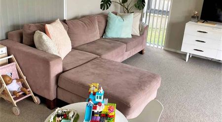 As new townhouse - Photo 3