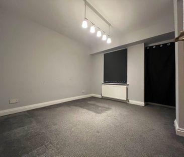 Price £700 pcm - Available Now - Unfurnished - Photo 1