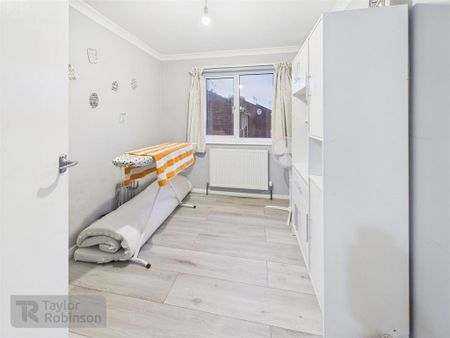 3 bedroom terraced house to rent - Photo 4