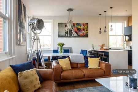 3 bedroom flat to rent - Photo 3