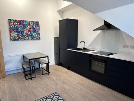 2 bedroom flat to rent - Photo 2