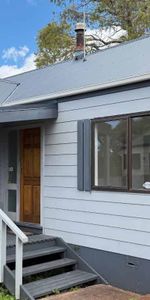 GREAT ONE LEVEL HOME - 3 BEDROOMS - Photo 4