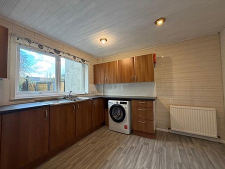 2 bedroom semi-detached house to rent - Photo 5