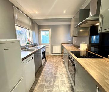 3 bedroom semi-detached house to rent - Photo 6