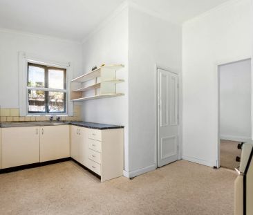 Light-Filled Three-Bedroom Home in a Convenient, Quiet Location - Photo 3