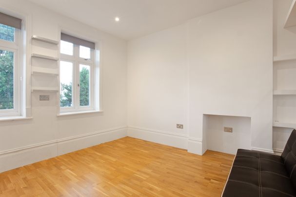 Monument Green, Weybridge, KT13 flat to rent - Photo 1