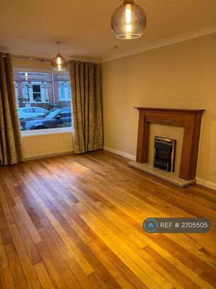 3 bedroom end of terrace house to rent - Photo 1