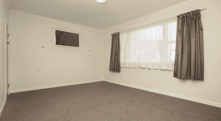 Three Bedroom Family Home - Photo 5