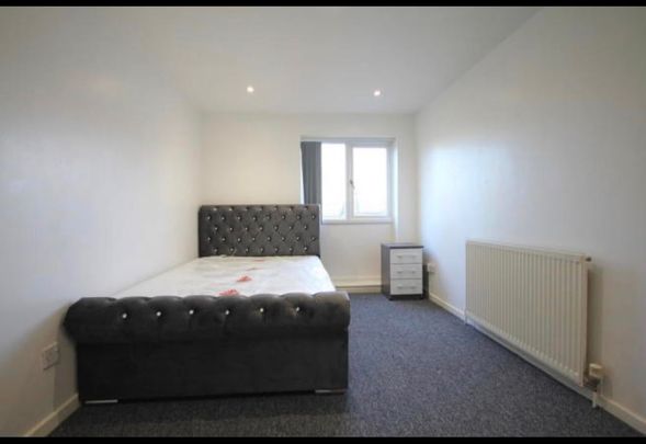 Room in a Shared House, Daley Close, B1 - Photo 1