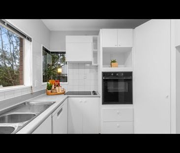 Family Home - Photo 4