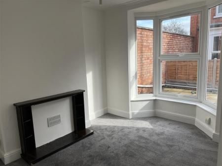 2 bedroom House To Let - Photo 4