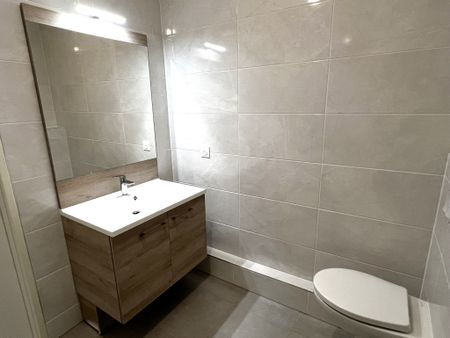 Location Appartement 1 pièce 28m² ST MAUR DES FOSSES 94100 - Photo 4